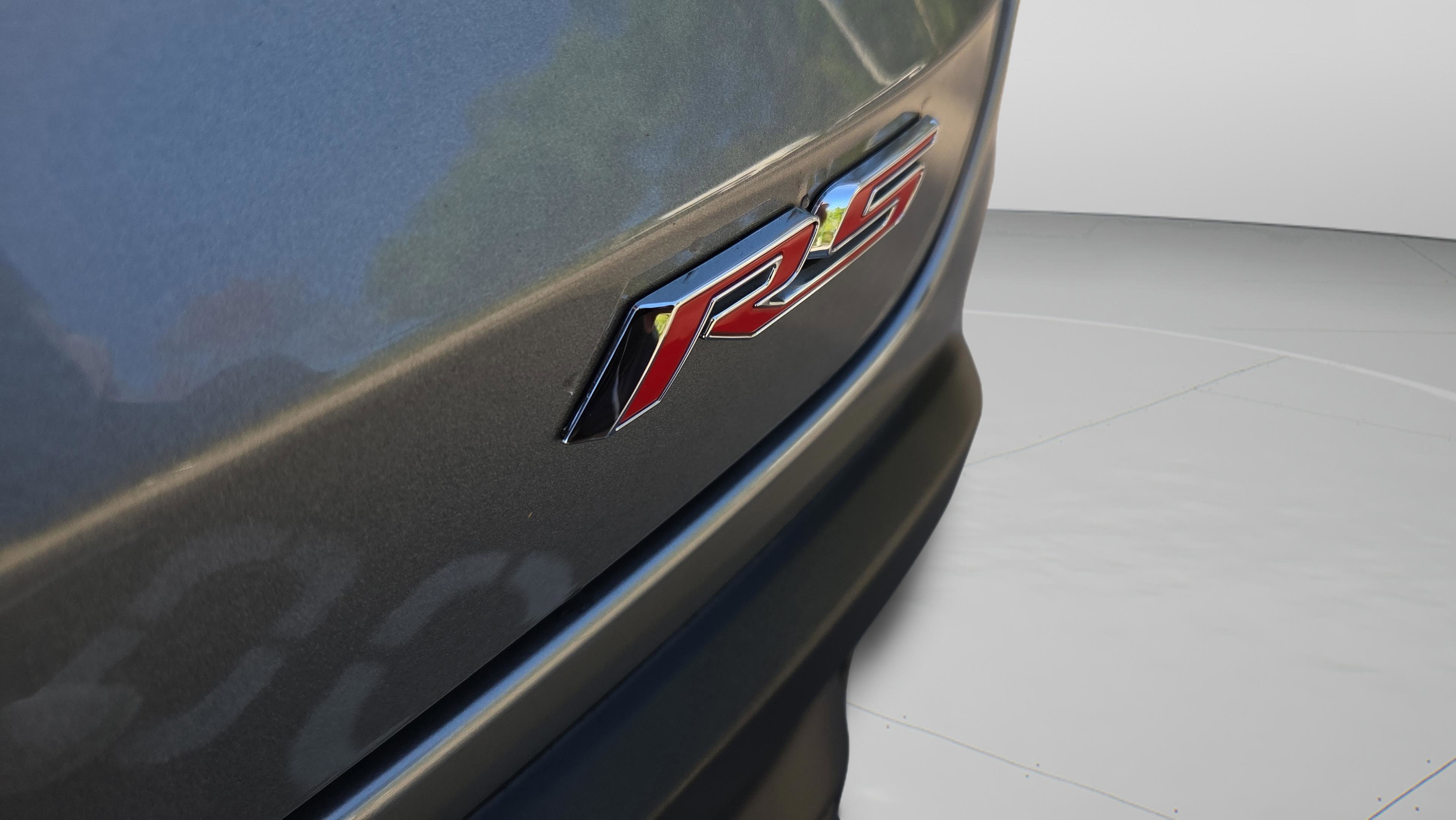 Used 2025 Chevrolet Trax RS FWD image 17