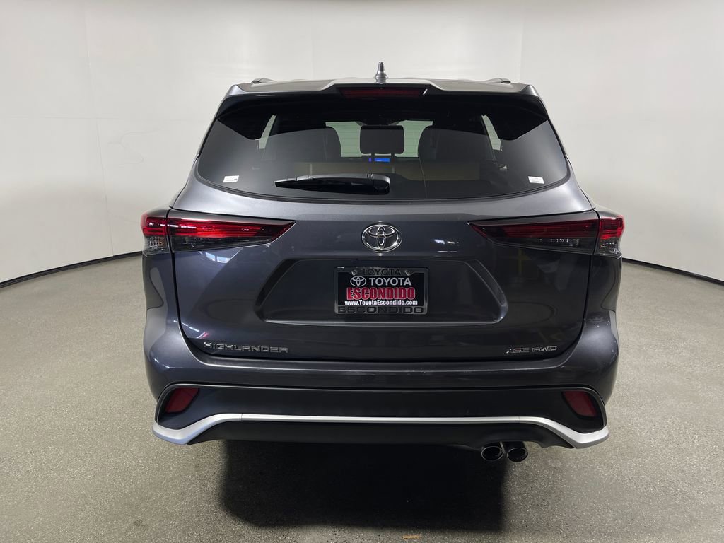 Certified 2025 Toyota Highlander XSE AWD/4WD image 4
