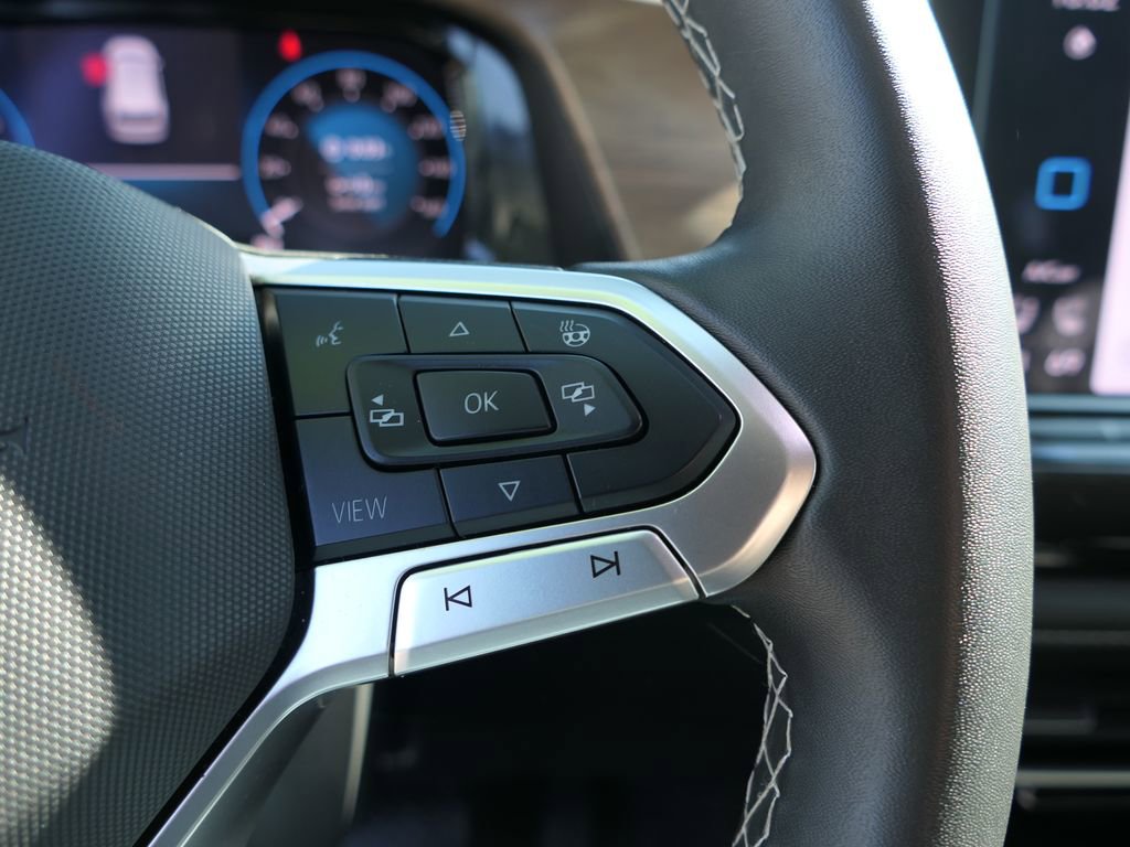 Used 2025 Volkswagen Atlas SE image 14