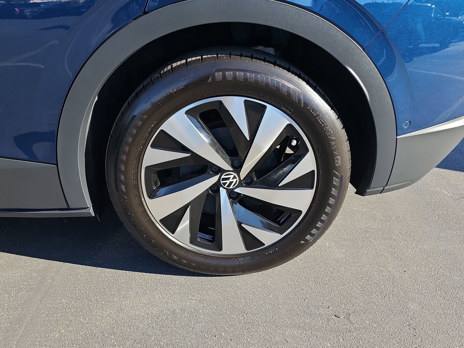 Certified 2023 Volkswagen ID.4 2WD image 32