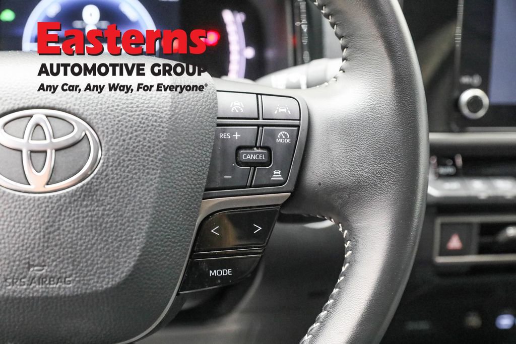 Used 2025 Toyota Camry SE w/ Convenience Package AWD/4WD image 16