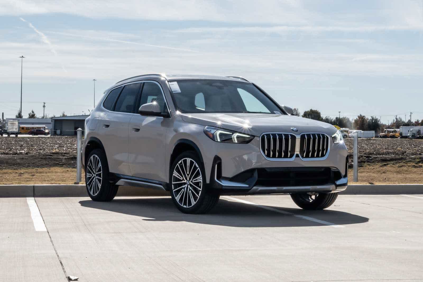 Used 2026 BMW X1 xDrive28i w/ Technology Package AWD/4WD image 1