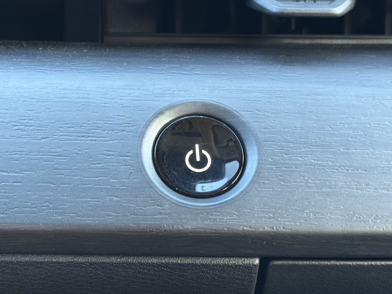 Certified 2024 Nissan Ariya FWD image 9