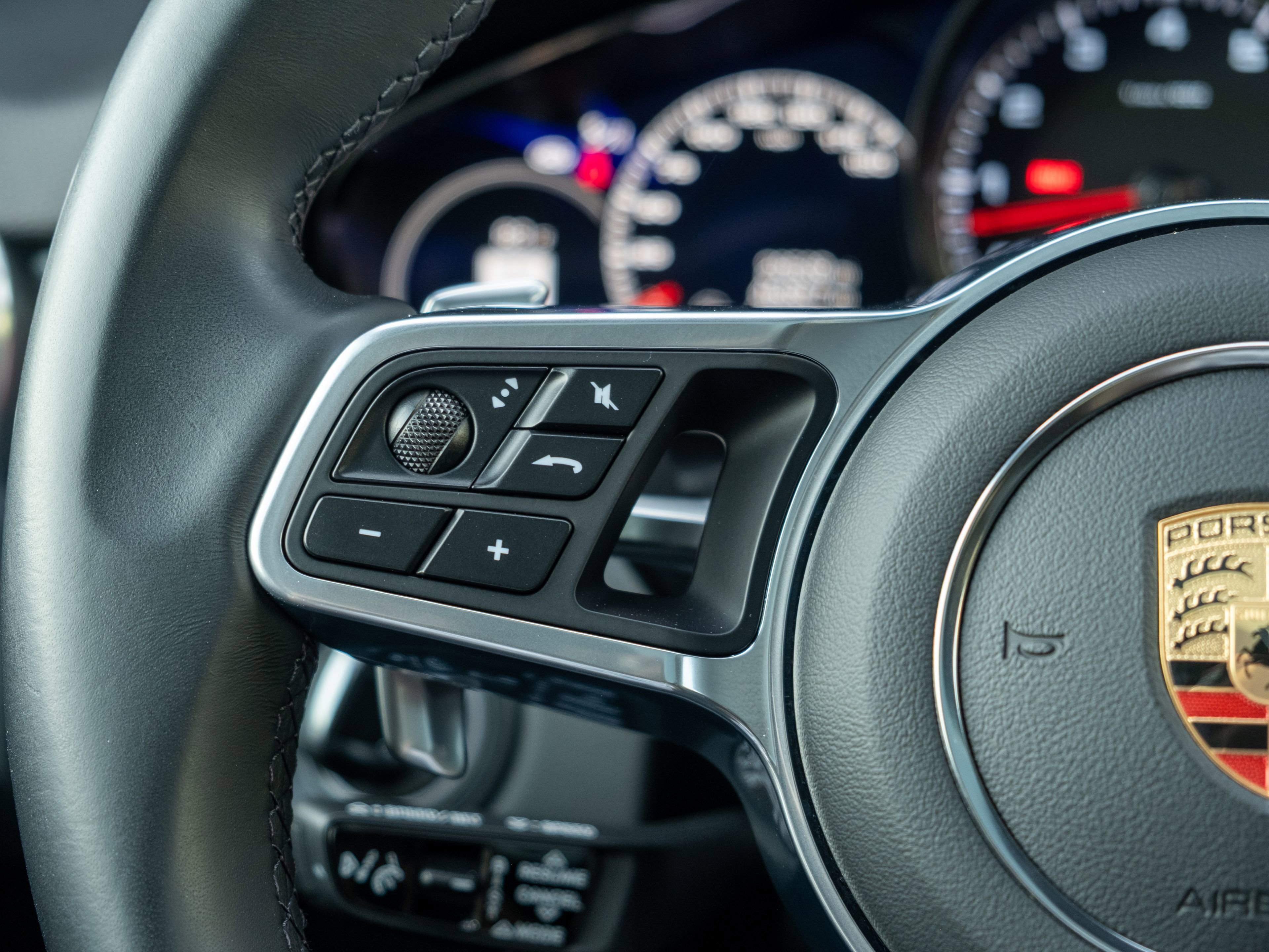 Certified 2023 Porsche Cayenne S AWD/4WD image 27