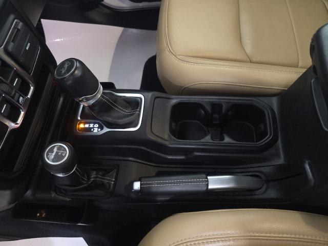 Used 2019 Jeep Wrangler Unlimited Sahara AWD/4WD image 21