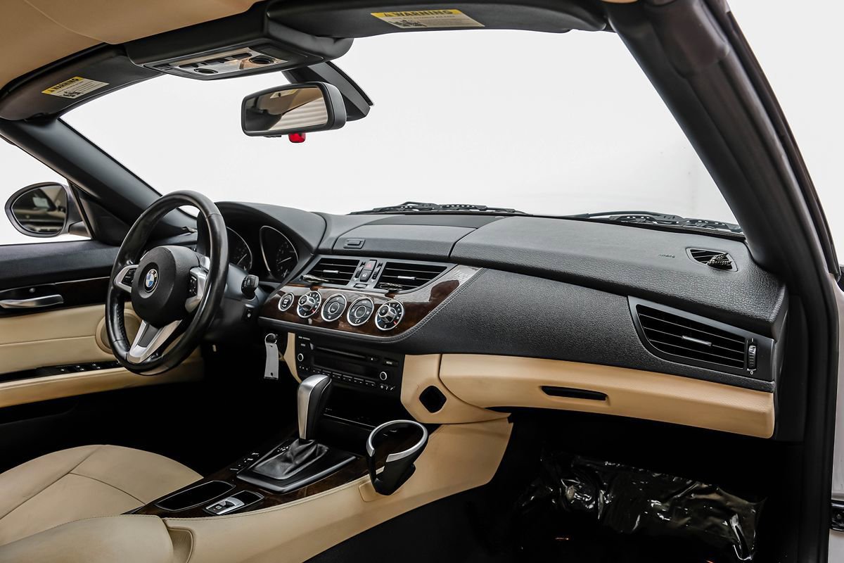 Used 2011 BMW Z4 sDrive30i w/ Premium Pkg RWD image 14