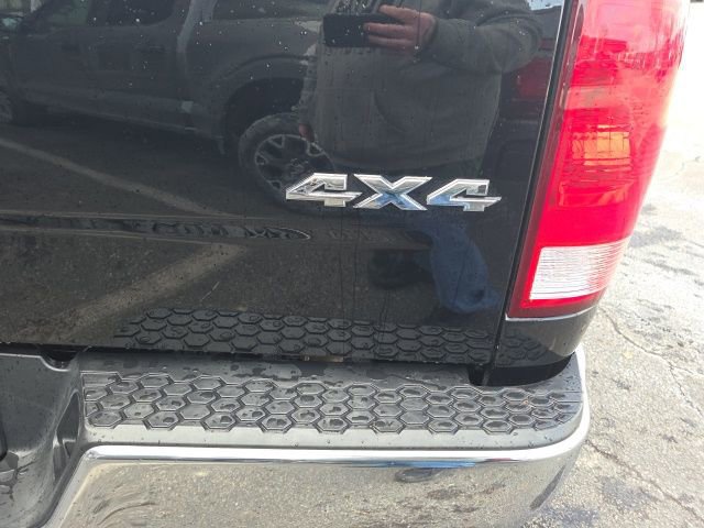 Used 2021 RAM 1500 Classic SLT image 11