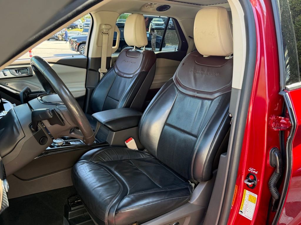 Used 2020 Ford Explorer Platinum w/ Premium Technology Package AWD/4WD image 26