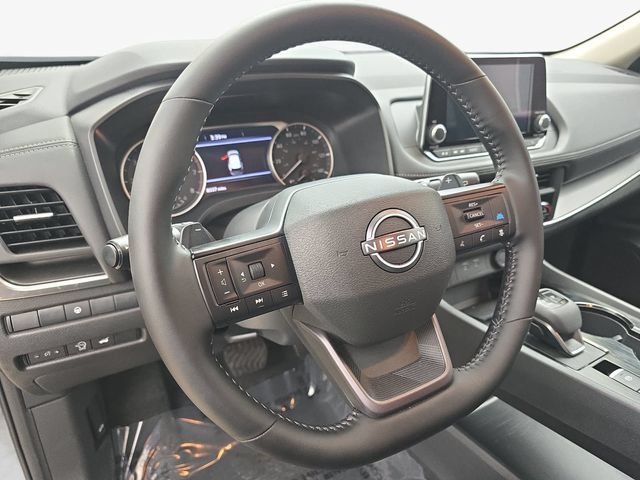 Used 2026 Nissan Rogue SV FWD image 16