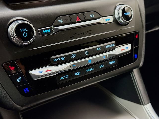 Used 2020 Ford Explorer Limited image 16