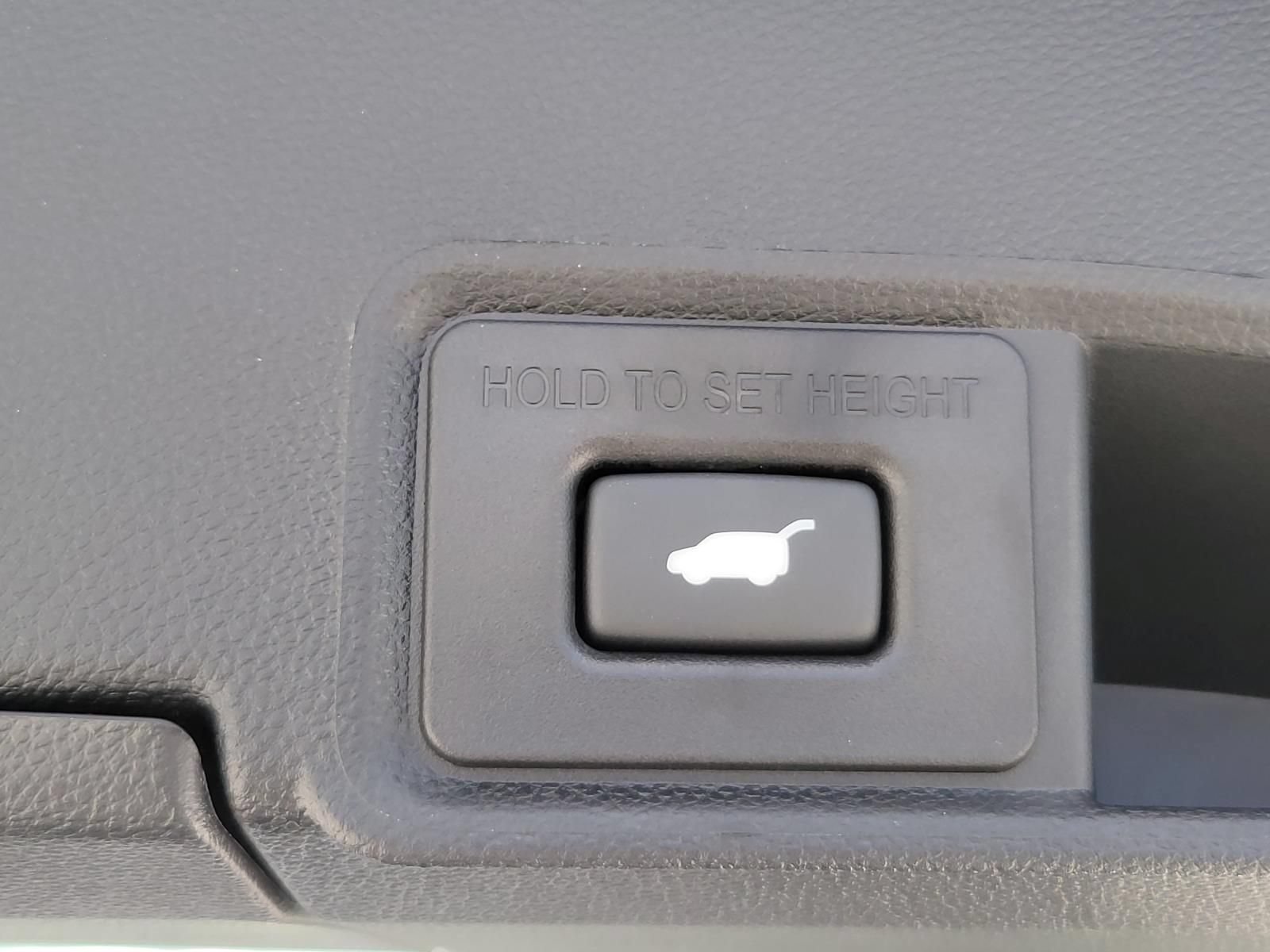 Used 2026 Acura RDX SH-AWD image 12