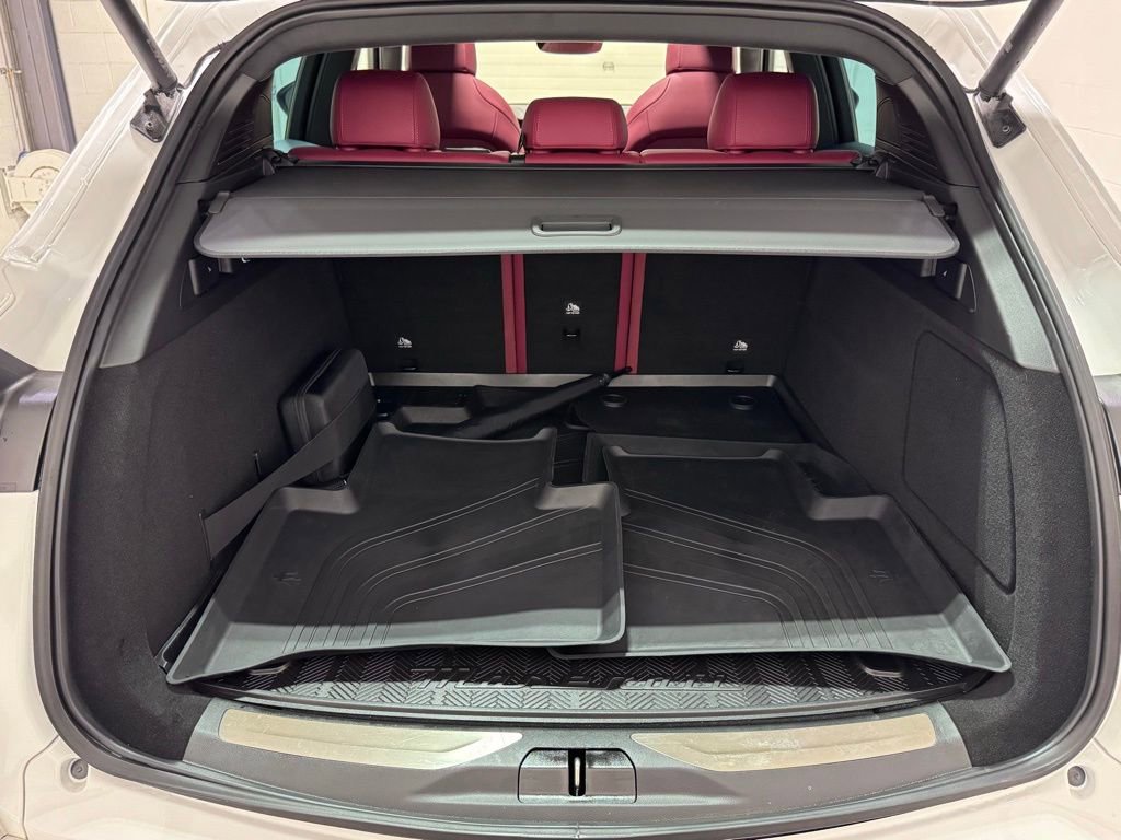 Used 2024 Maserati Grecale Trofeo image 49