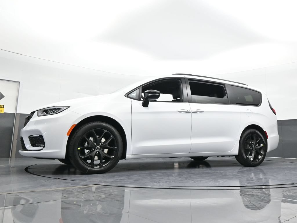 New 2026 Chrysler Pacifica Select w/ S Appearance Package FWD image 55