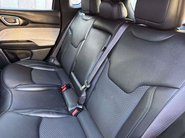 Used 2024 Jeep Compass Latitude AWD/4WD image 17