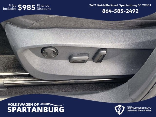 Used 2023 Volkswagen Tiguan SE image 15