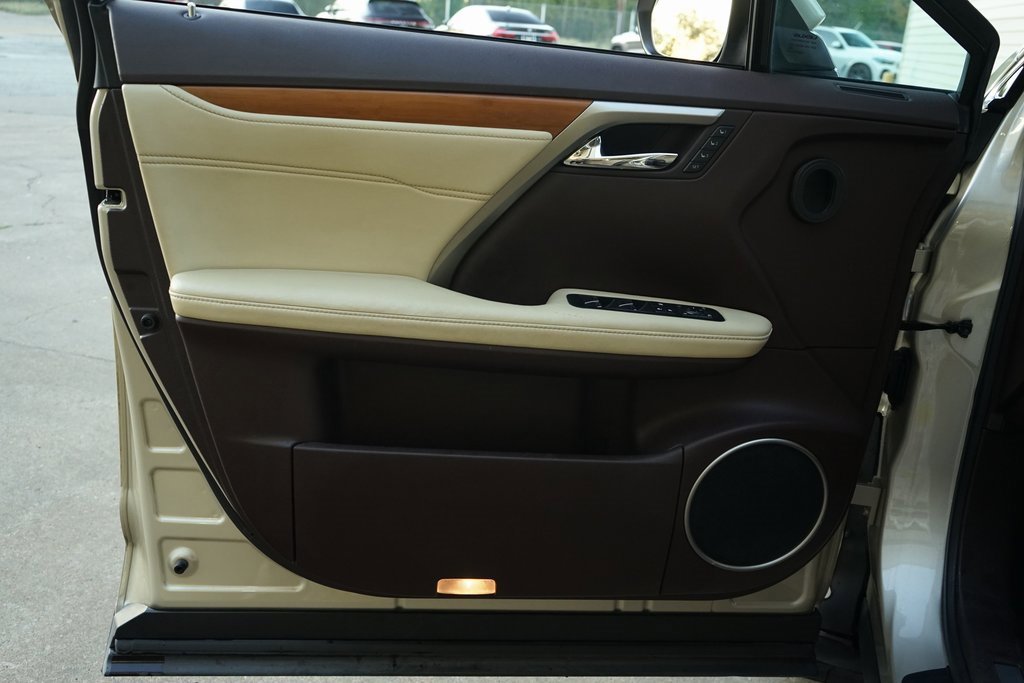 Used 2016 Lexus RX 450h AWD image 17