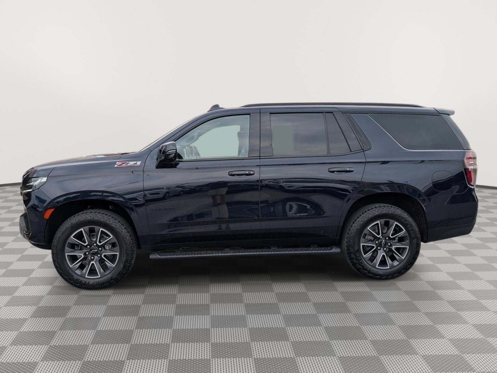 Used 2023 Chevrolet Tahoe Z71 w/ Z71 Off-Road Package AWD/4WD image 2