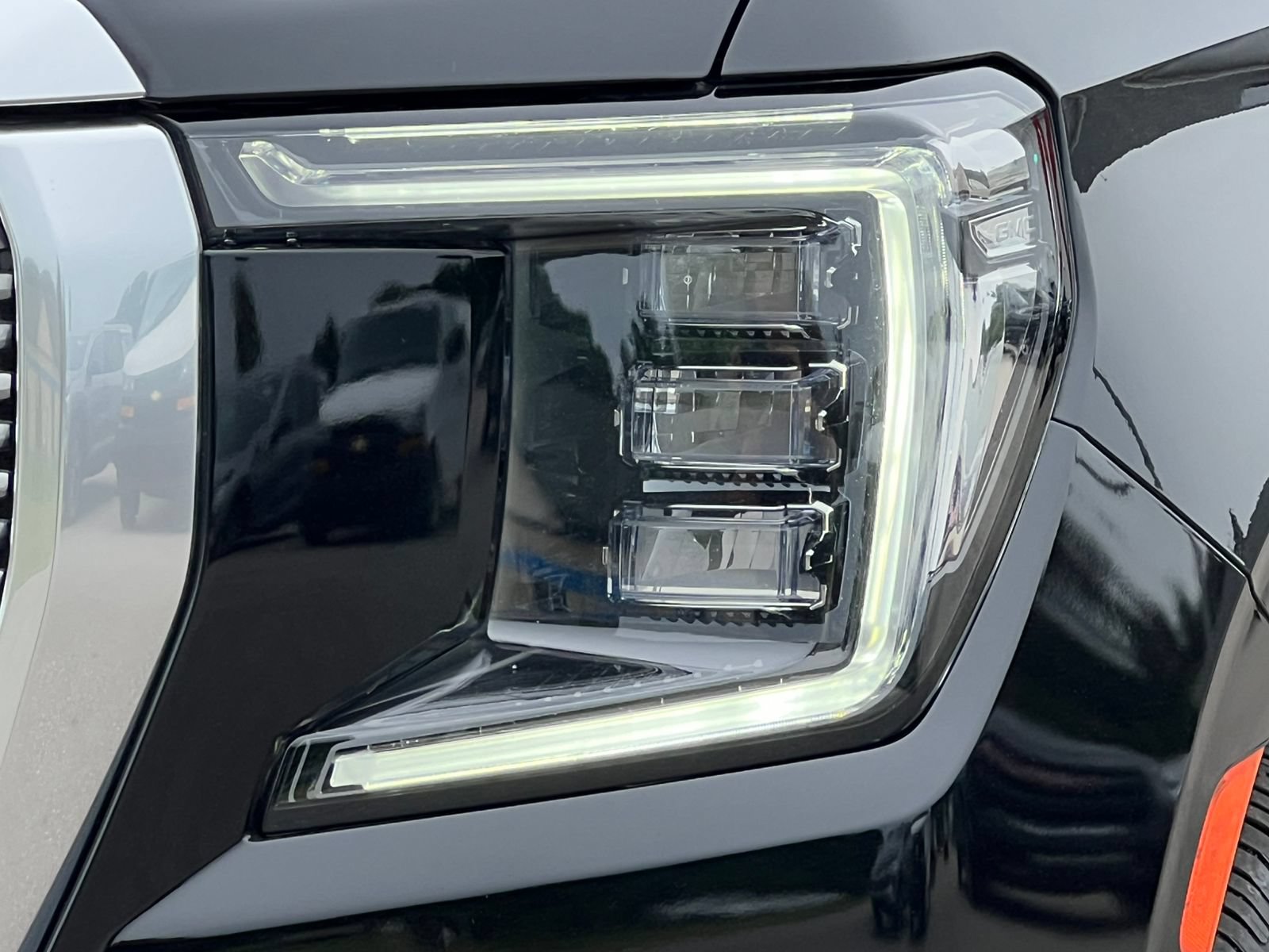 Used 2023 GMC Yukon XL Denali AWD/4WD image 54