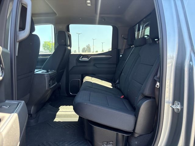Used 2025 Chevrolet Silverado 1500 LT Trail Boss w/ Dark Appearance Package AWD/4WD image 11