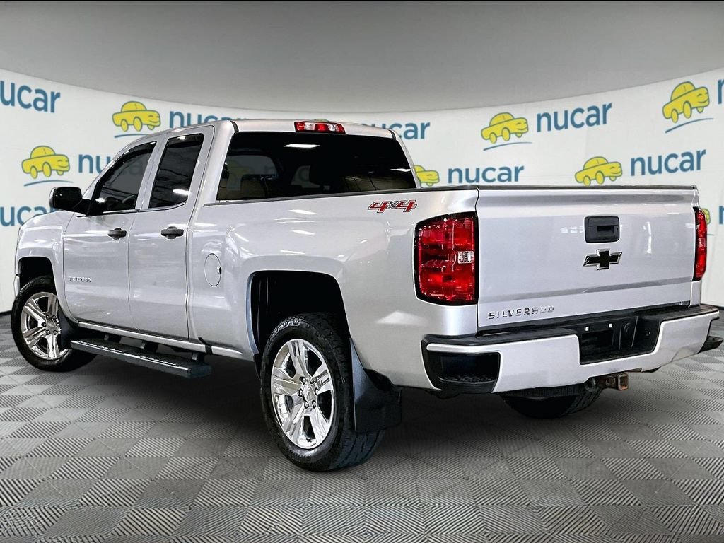 Used 2017 Chevrolet Silverado 1500 Custom w/ Custom Convenience Package AWD/4WD image 4