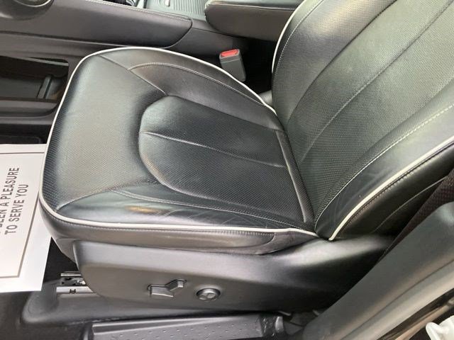 Certified 2022 Chrysler Pacifica Limited w/ S Appearance Package image 11