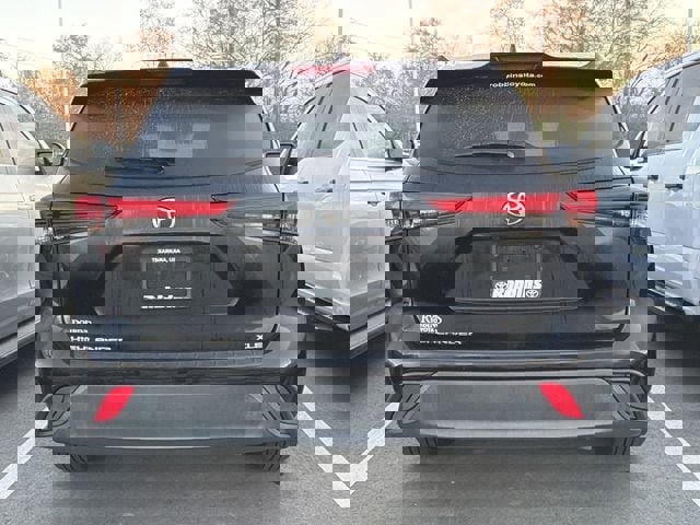 Used 2023 Toyota Highlander XLE image 10