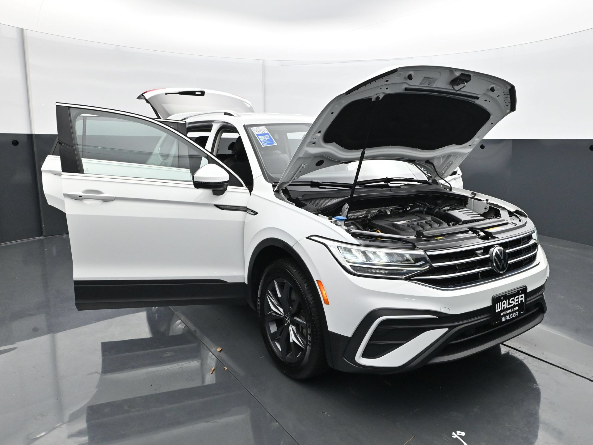Used 2022 Volkswagen Tiguan SE FWD image 39