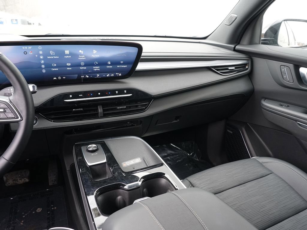 Used 2025 Buick Enclave Sport Touring image 21