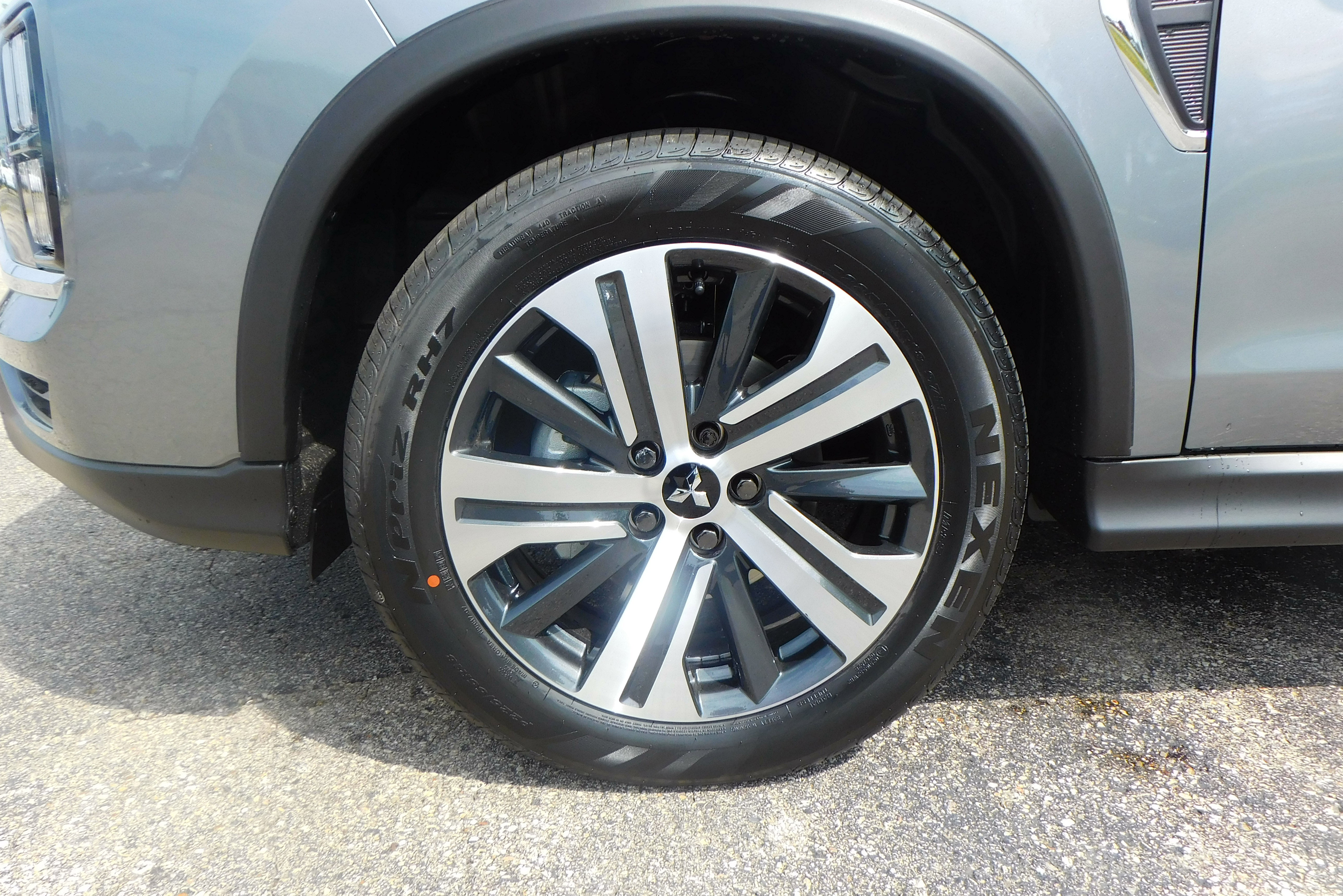 New 2025 Mitsubishi Outlander Sport SE image 3