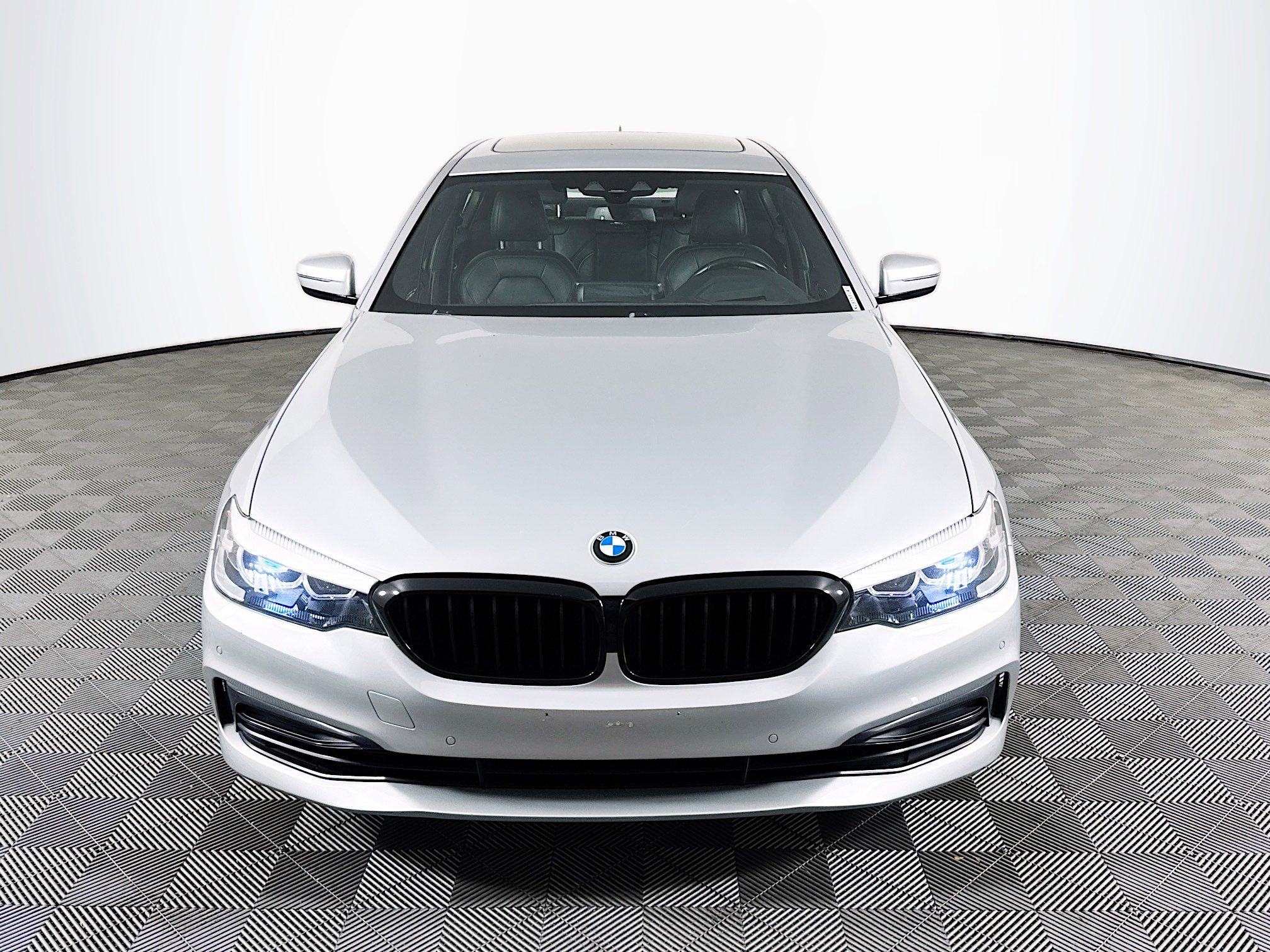 Used 2019 BMW 540i w/ Convenience Package RWD image 2