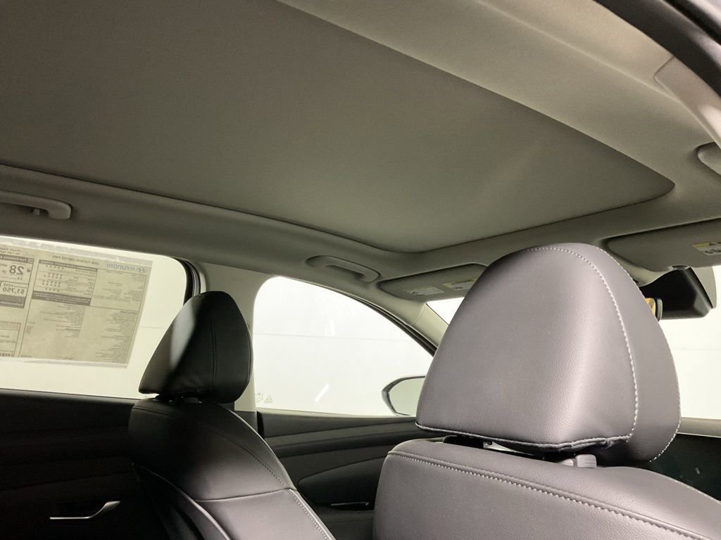 New 2026 Hyundai Tucson Limited FWD image 2