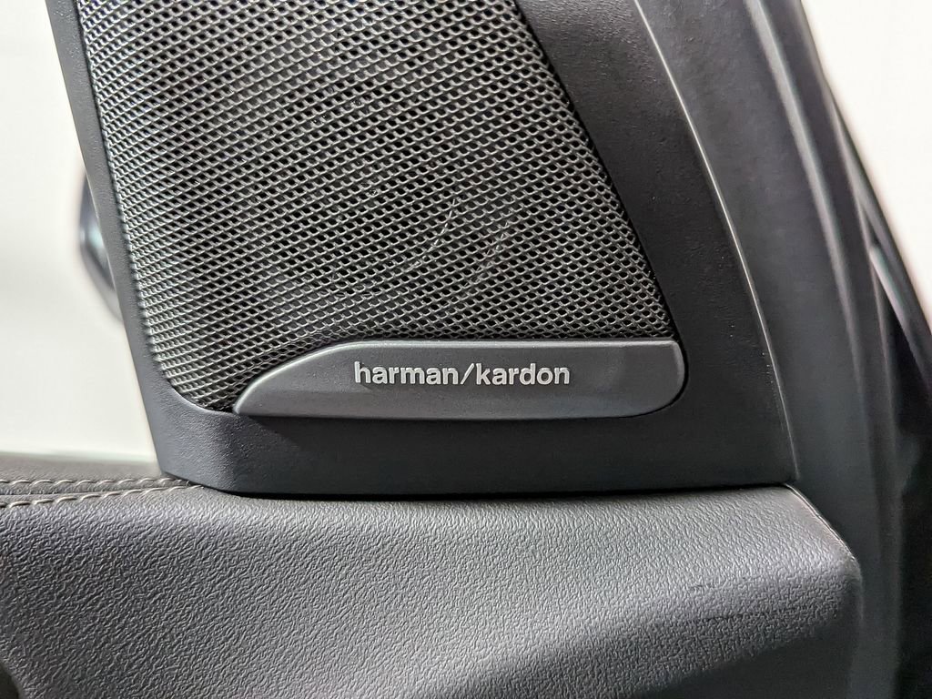 Used 2025 BMW X5 xDrive50e w/ Climate Comfort Package image 15