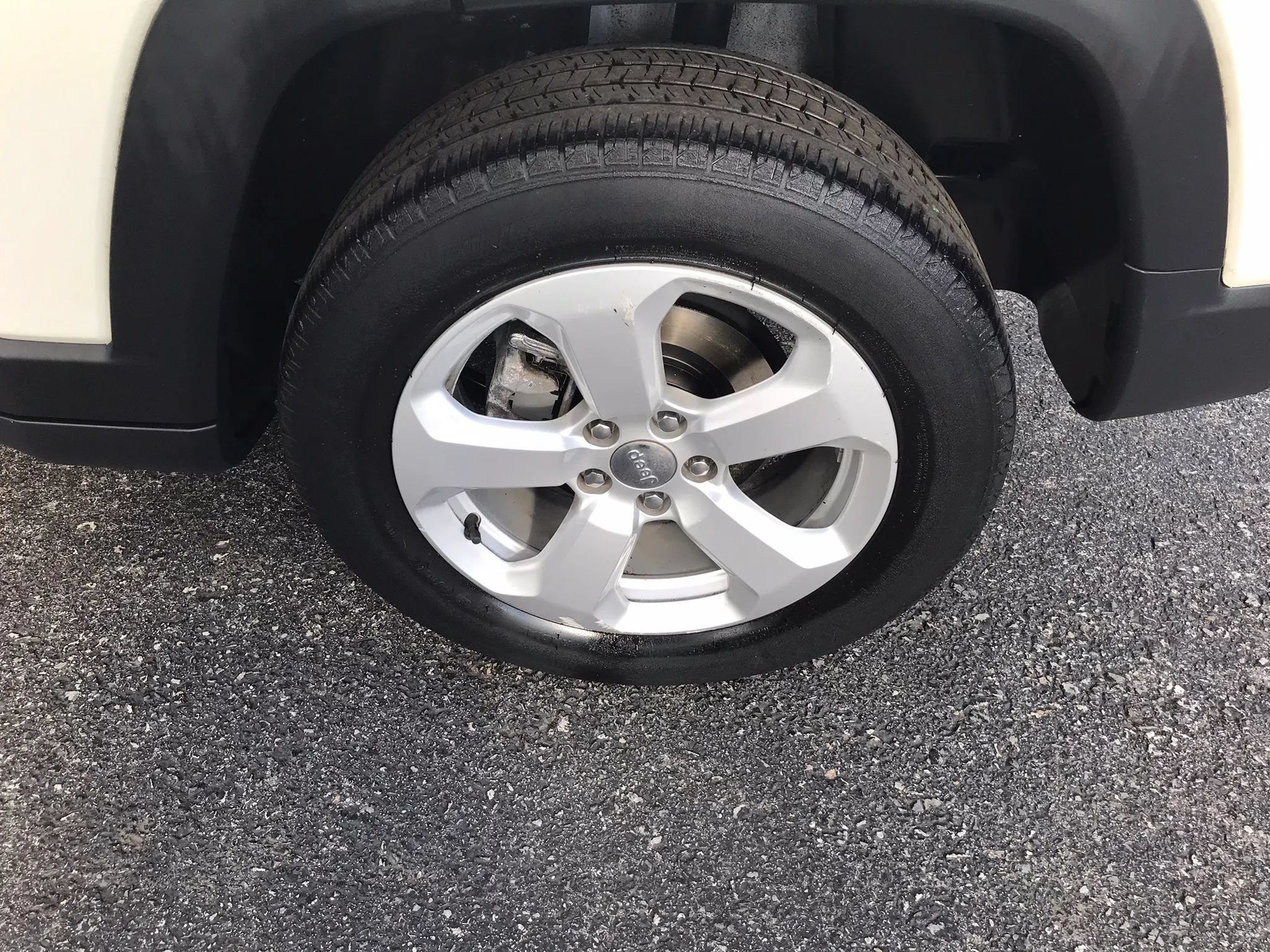 Used 2019 Jeep Compass Latitude w/ Popular Equipment Group AWD/4WD image 42