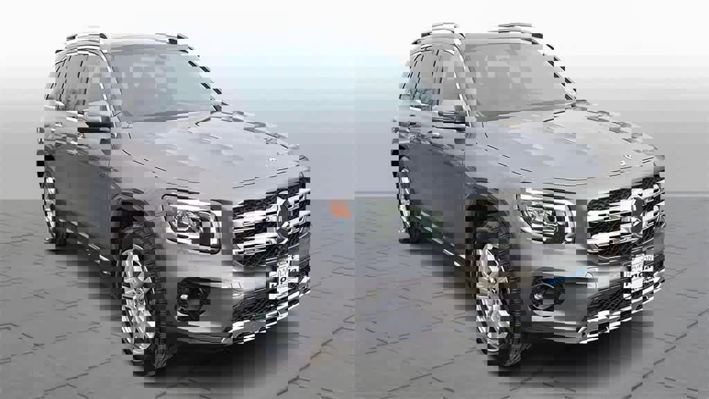 Used 2021 Mercedes-Benz GLB 250 4MATIC image 2