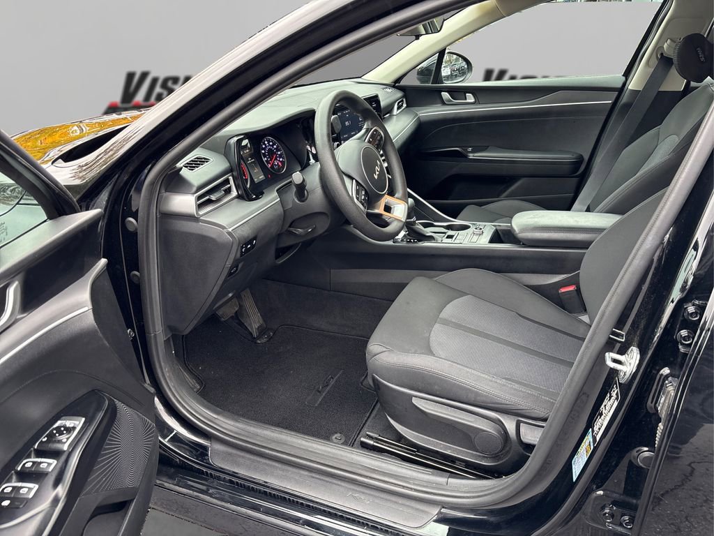Used 2022 Kia K5 LXS image 9