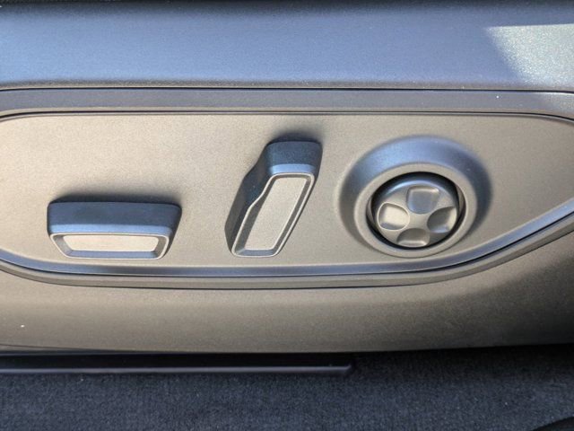 New 2025 Jeep Grand Cherokee L Laredo image 18