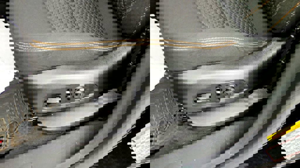 Used 2021 GMC Terrain SLE w/ Driver Convenience Package image 11