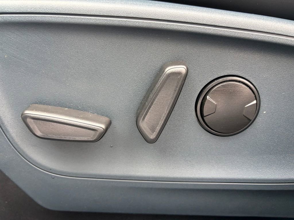 New 2026 Ford Maverick Lobo AWD/4WD image 10