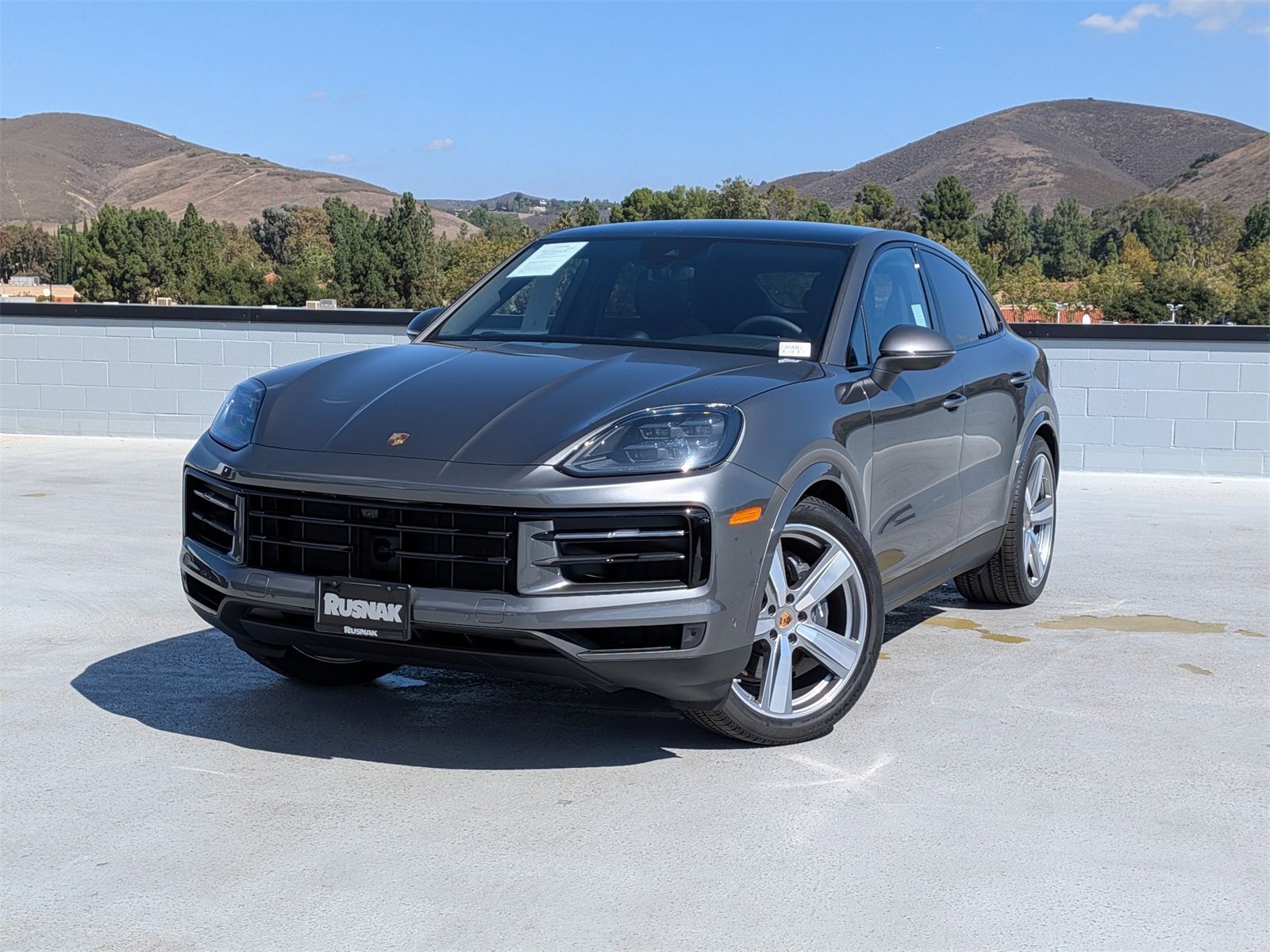 Certified 2025 Porsche Cayenne Coupe image 1