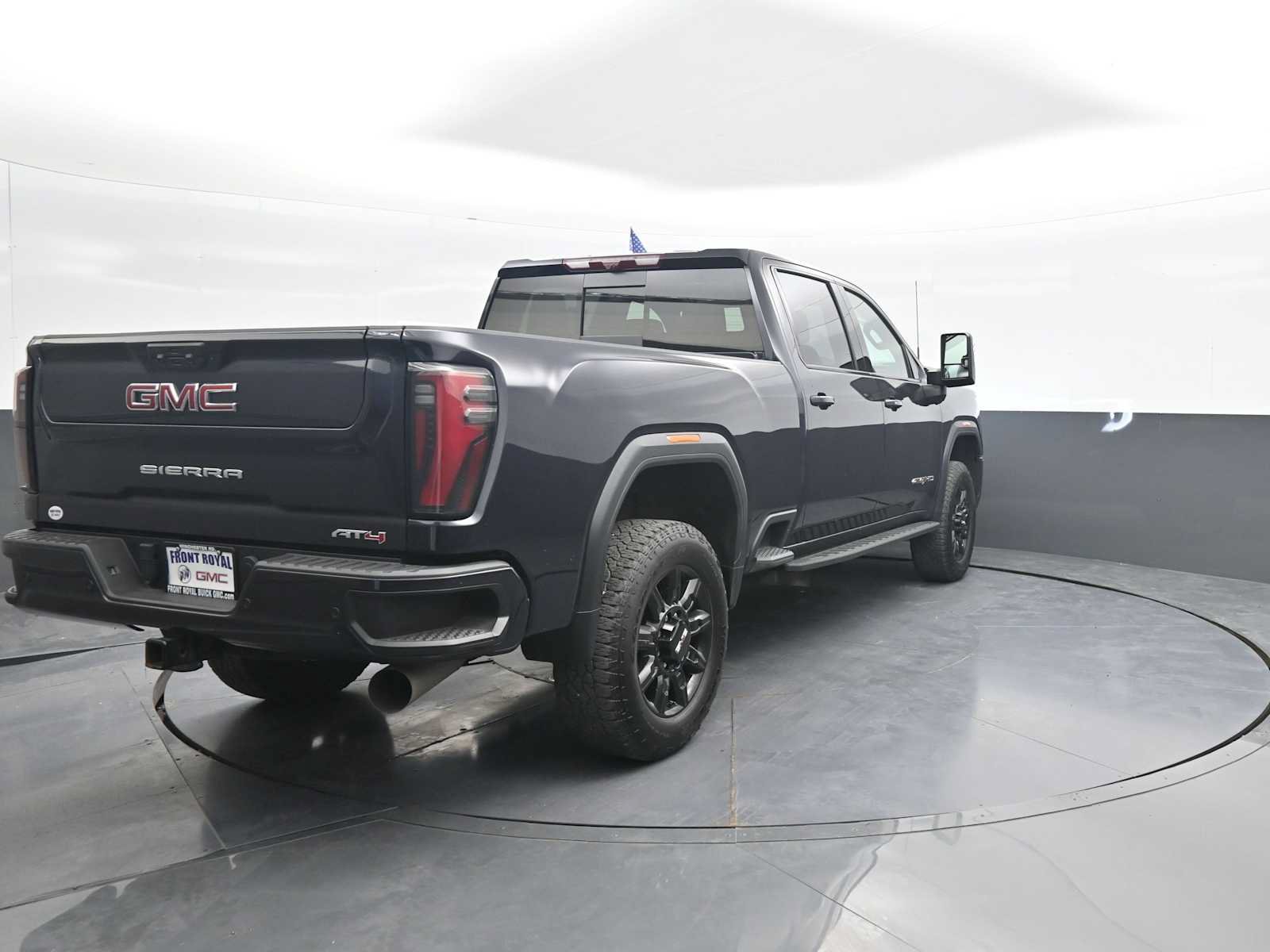 Used 2024 GMC Sierra 2500 AT4 w/ AT4 Premium Plus Package AWD/4WD image 7