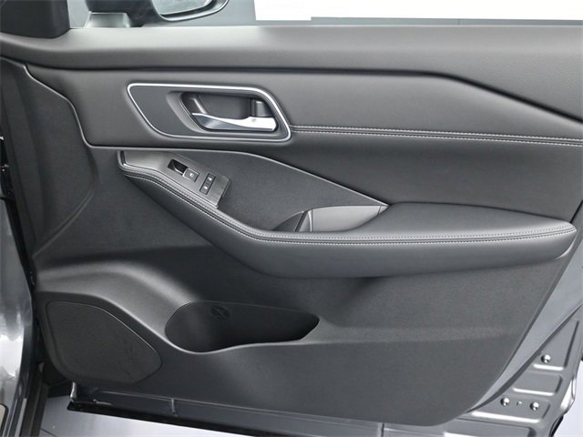 New 2026 Nissan Rogue Platinum image 33
