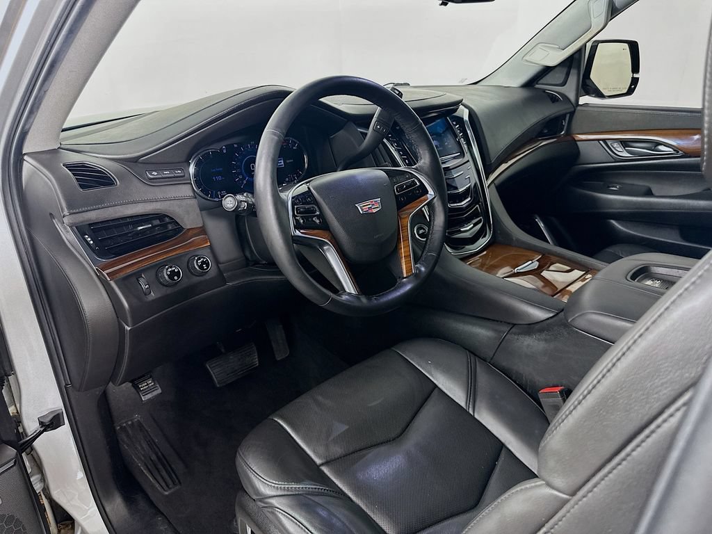 Used 2017 Cadillac Escalade ESV Luxury AWD/4WD image 9