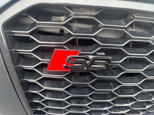 Used 2015 Audi S8 AWD/4WD image 3