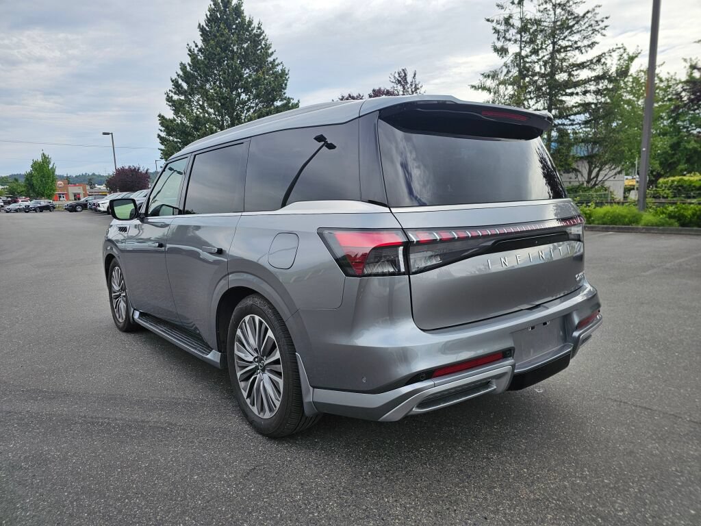 Used 2025 INFINITI QX80 Sensory AWD/4WD image 5