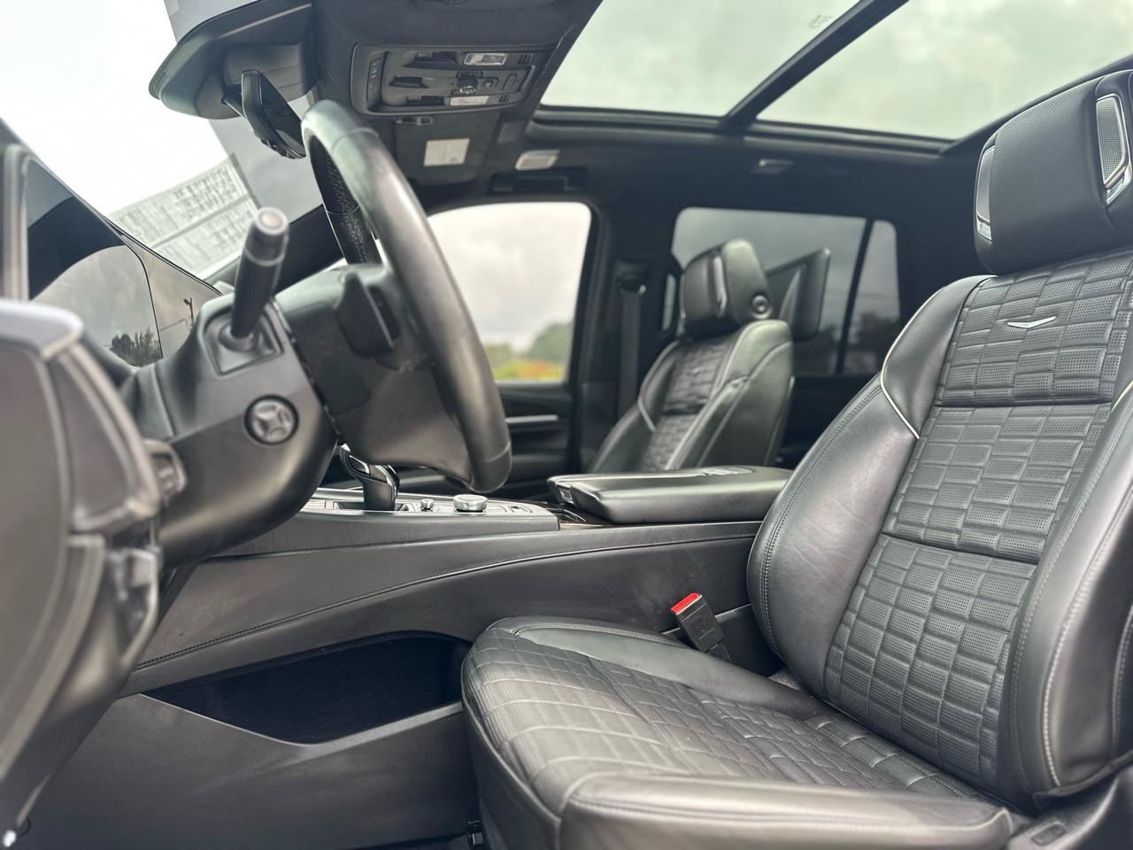 Used 2022 Cadillac Escalade Sport Platinum AWD/4WD image 9