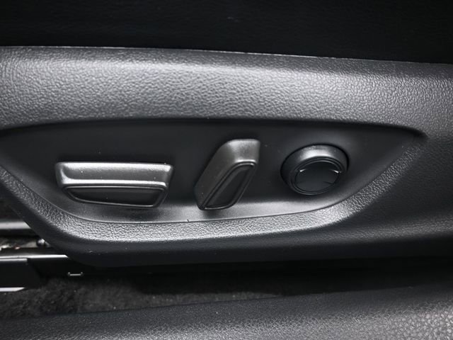 Used 2020 Toyota Camry SE image 33