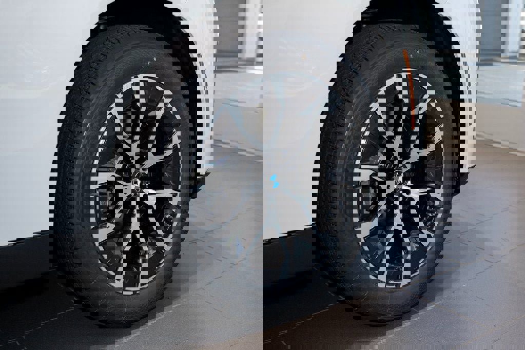 Used 2025 BMW X3 xDrive30i w/ Premium Package image 6