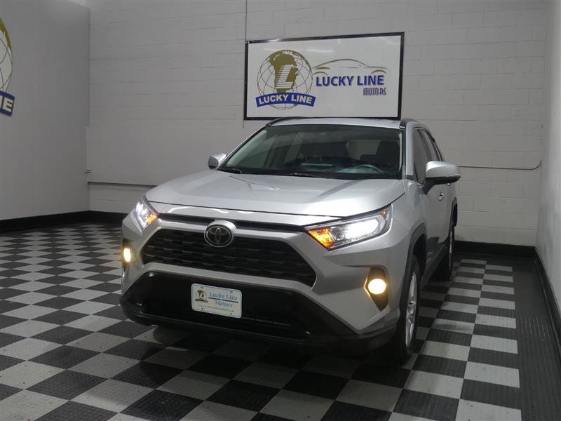 Used 2019 Toyota RAV4 XLE w/ Convenience Package image 4