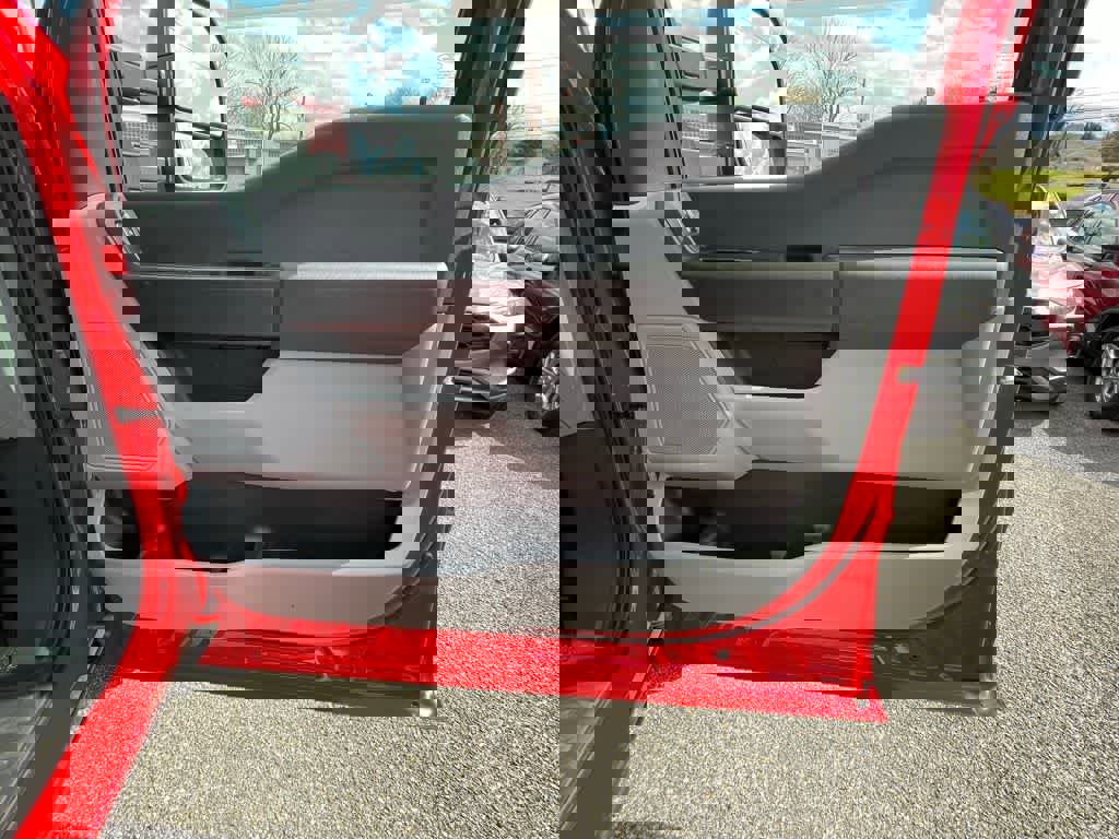 New 2025 Ford F250 XL w/ XL Chrome Package image 30