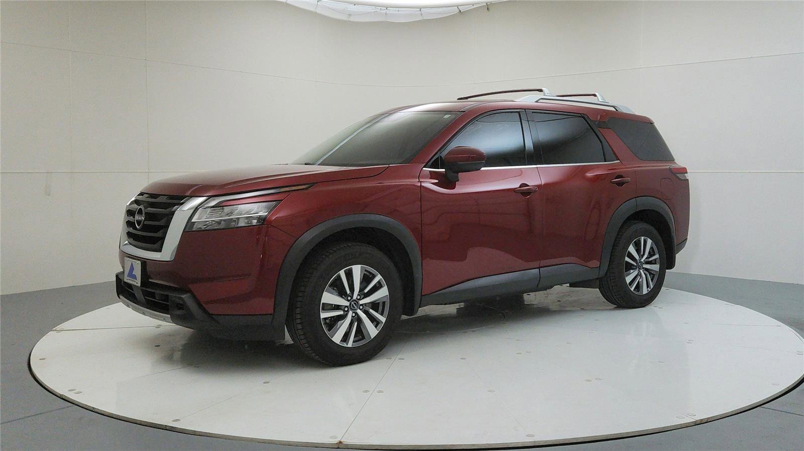 Used 2024 Nissan Pathfinder SL image 3